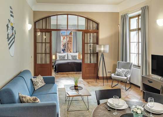 3 Epoques Apartments by Adrez 1