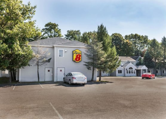 Super 8 by Wyndham Schenectady/Albany Area 1