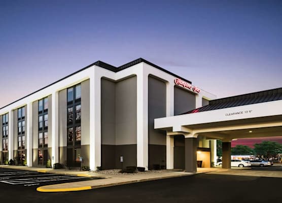 Hampton Inn West Springfield 1