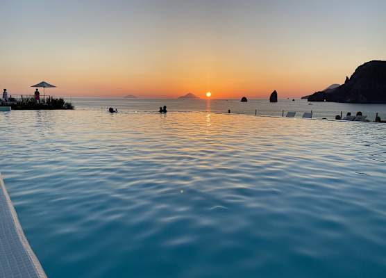 Therasia Resort Sea and SPA - The Leading Hotels of the World 1