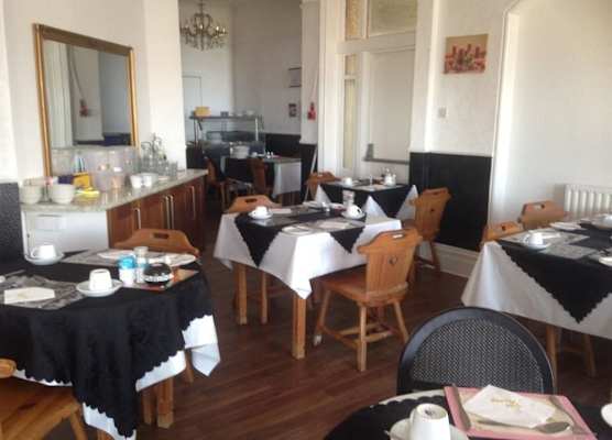 Anzy Panzy Hotel and Apartments 1