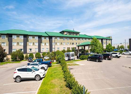 Sandman Hotel Calgary Airport 1
