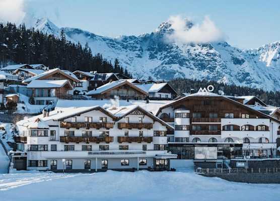 Mountains Hotel 1