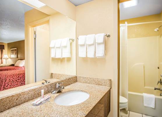 Days Inn by Wyndham Tallulah 1
