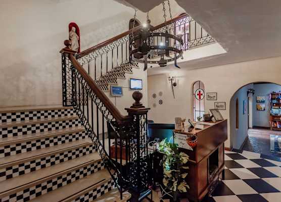 Airport Tower Lodge 1