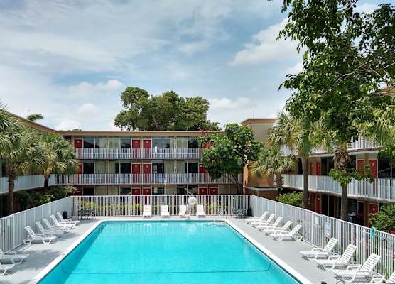 Red Carpet Inn Airport and Cruise Port Hotel Fort Lauderdale 1