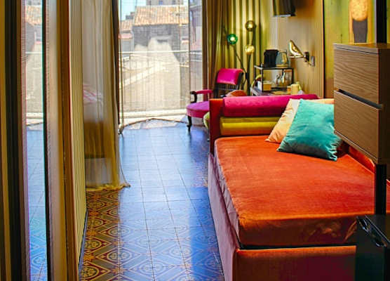 Roby's boutique rooms 1