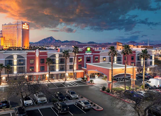 Holiday Inn Express & Suites HENDERSON by IHG 1