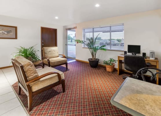 Super 8 by Wyndham Ionia MI 1