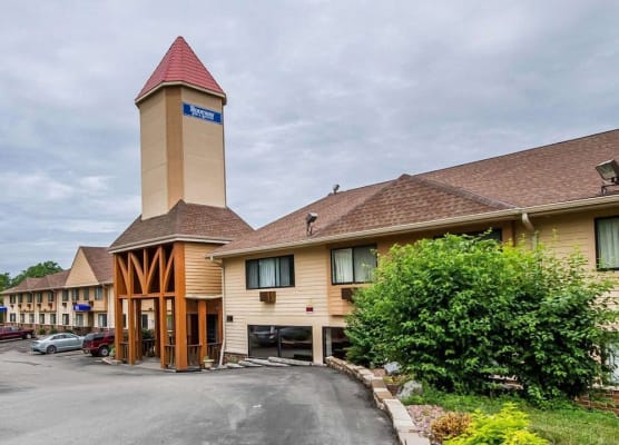 Rodeway Inn & Suites Madison East 1
