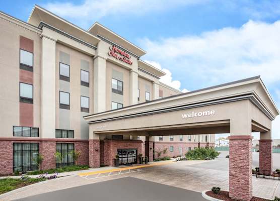 Hampton Inn & Suites Watsonville 1