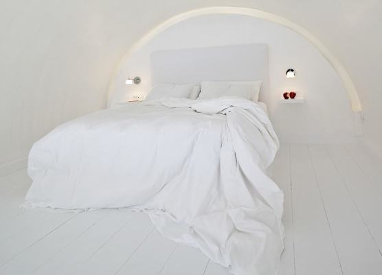 Katikies Santorini -The Leading Hotels 1