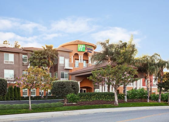 Holiday Inn Express & Suites CORONA by IHG 1