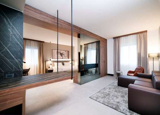Radisson Hotel Nola Naples 1