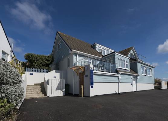 Mawgan Porth Apartments 1