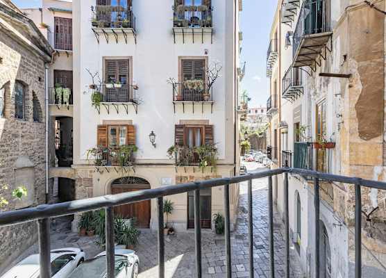 Guesthost - Piazza Pretoria Roomy Flat With Balconies X8 1