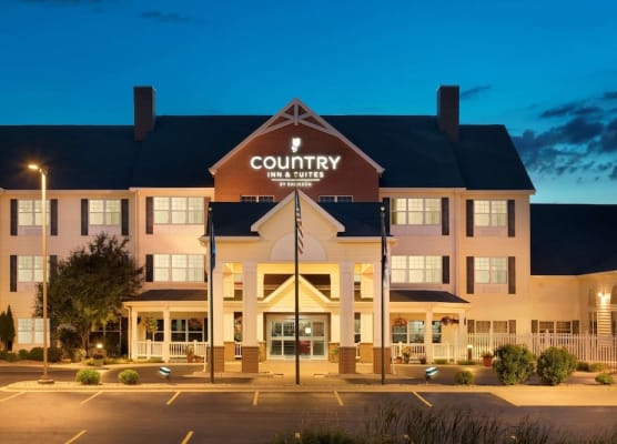 Country Inn & Suites by Radisson, Appleton North, WI 1