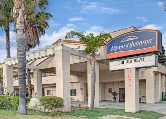 Howard Johnson by Wyndham Torrance 1