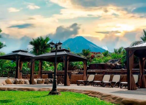 Volcano Lodge, Hotel & Thermal Experience 1