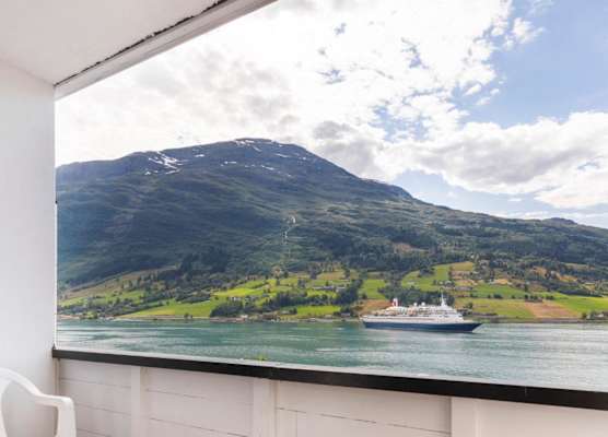 Olden Fjordhotel 1