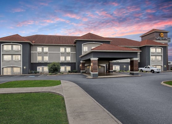 La Quinta by Wyndham Bowling Green 1