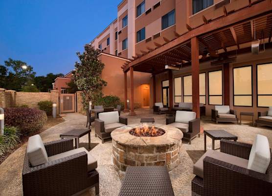 Courtyard by Marriott Tyler 1
