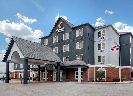 Comfort Inn & Suites Calhoun South 1