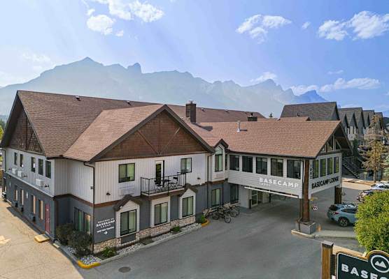 Basecamp Lodge Canmore 1