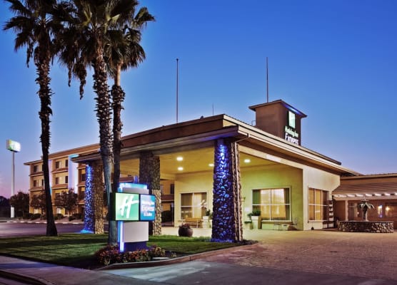 Holiday Inn Express & Suites CORNING by IHG 1