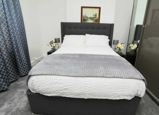 Impeccable 3-bed House in Plumstead, London 1