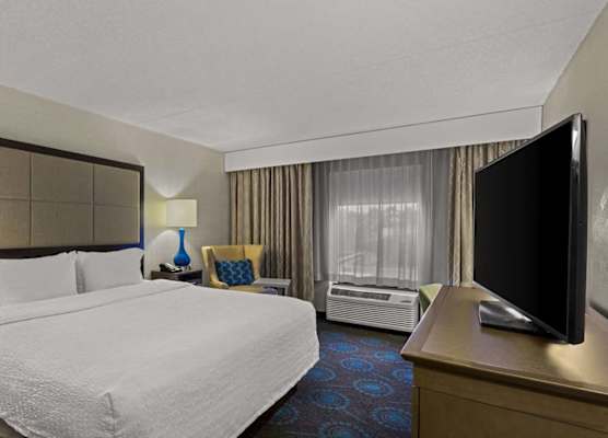 Hampton Inn Bloomington 1