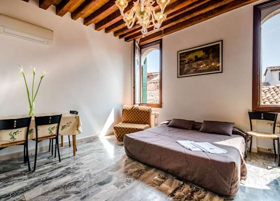 Venice Apartments 1
