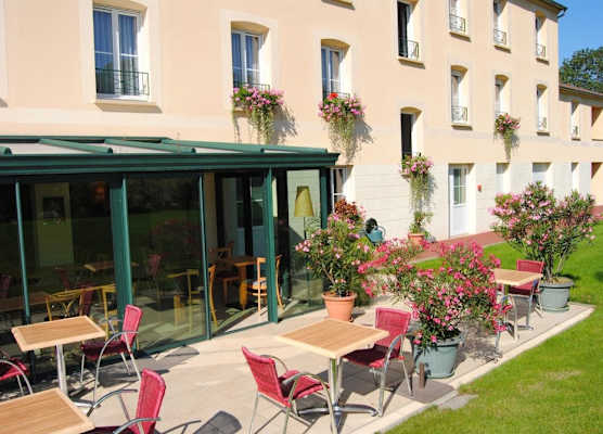 Brit Hotel Châteaudun 1