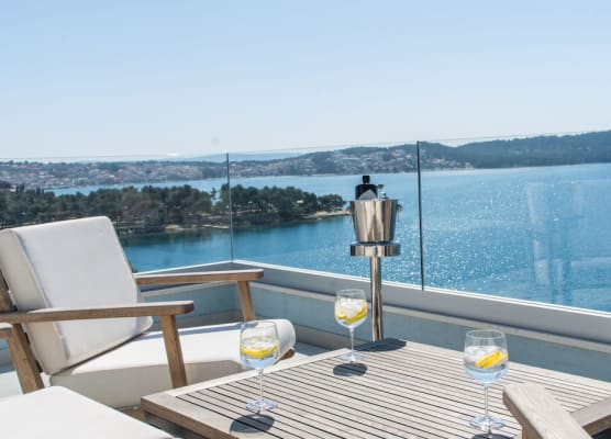 Seafront Luxury Apartments Fun 1