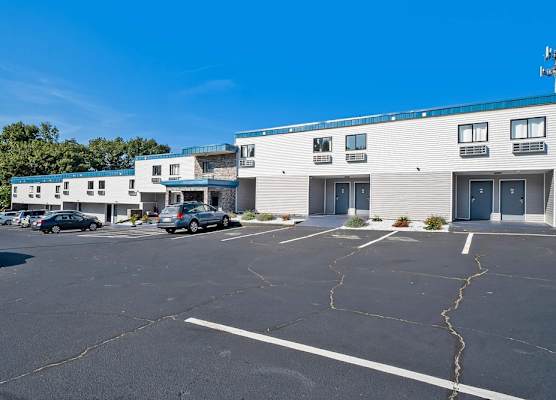 Days Inn by Wyndham Moosic 1