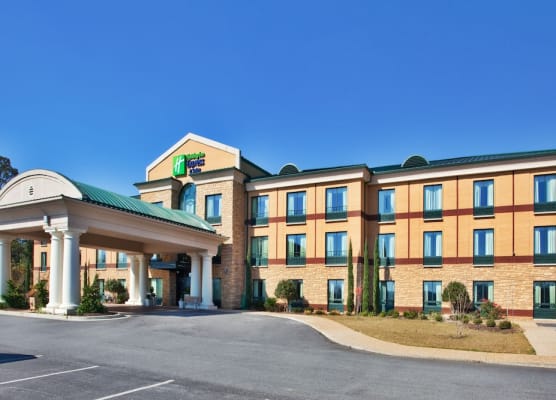 Holiday Inn Express & Suites MACON - I-475 by IHG 1