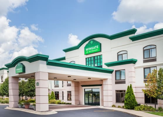 Wingate by Wyndham Peoria - Complimentary Area Shuttle 1