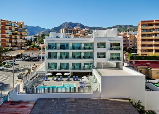 Carihuela Suites 1