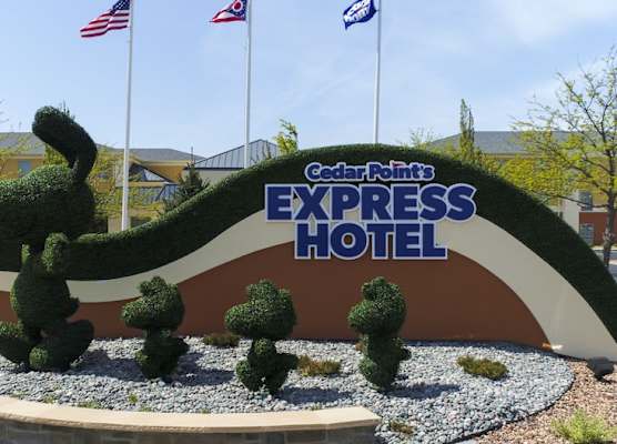 Cedar Point's Express Hotel 1