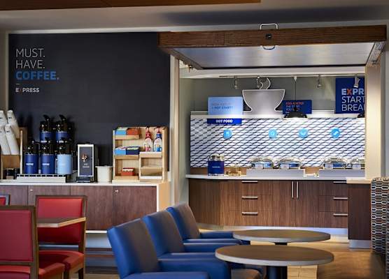 Holiday Inn Express & Suites MADISON WEST - MIDDLETON by IHG 1