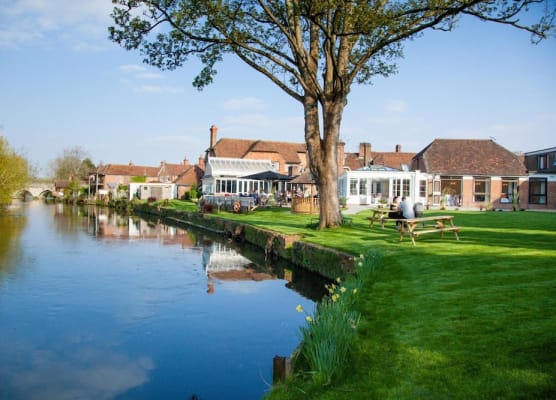The Legacy Rose & Crown Hotel 1