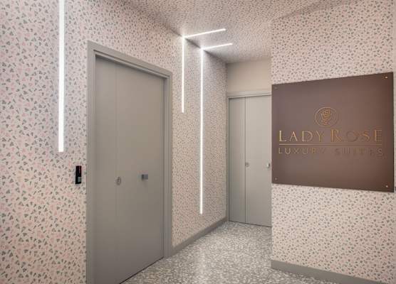 LADY ROSE 1