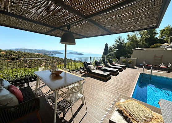 Superior 3-bedroom Villa Cassiope With Private Pool and Breathtaking Sea Views 1