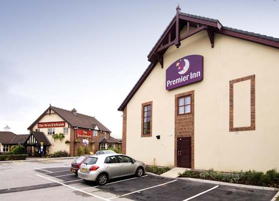 Premier Inn Crewe Central 1