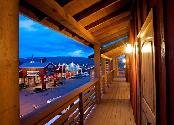 Cousin's Country Inn 1