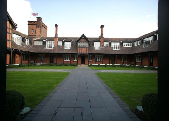 The Pillar Hotel 1