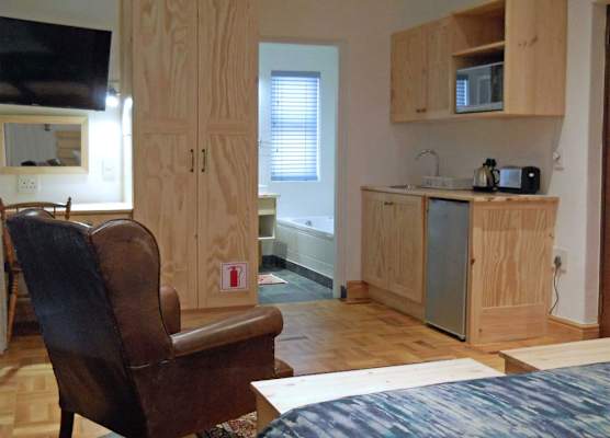 7 Ackermann Place Guest House 1