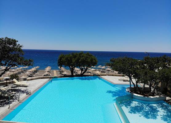 Kakkos Bay Hotel and Bungalows 1