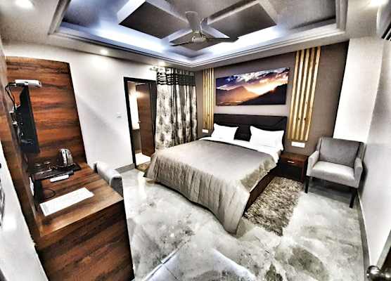 Hotel Aerocity Purple Orchid 1