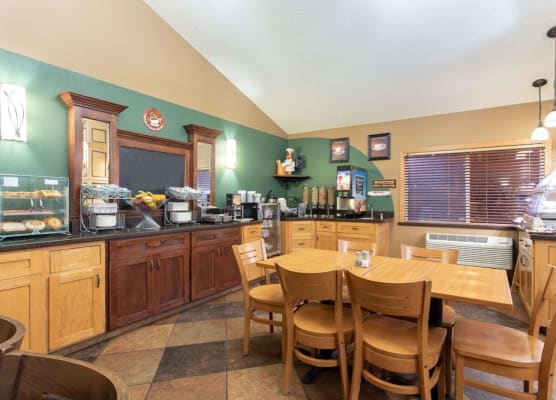 AmericInn by Wyndham Sheboygan 1